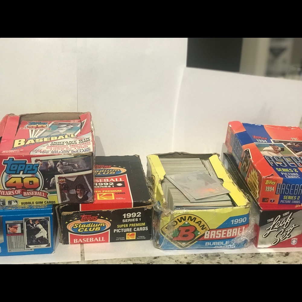 Baseball Lot - hundreds of Baseball Cards
